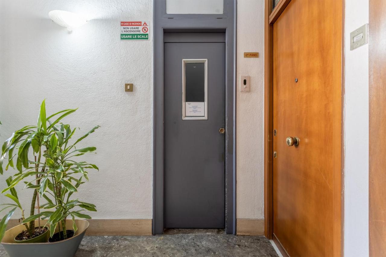 B&B Massimocentro Palermo Buitenkant foto
